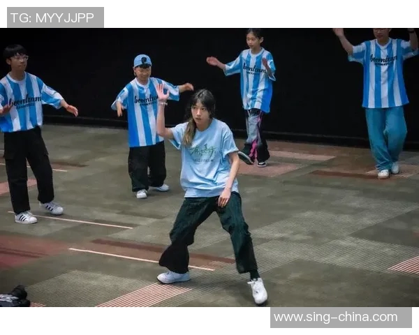 深圳街舞队在全国街舞大赛中的力量表现深度点评与精彩瞬间回顾 深圳街舞队在全国街舞大赛中的力量表现深度点评与精彩瞬间回顾