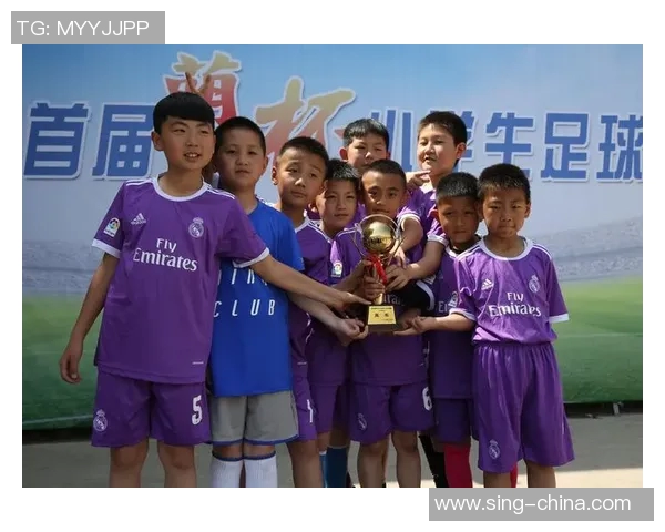 杭州足球队荣登足球团队协作排行榜第三名展现团队精神与实力